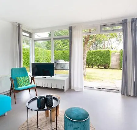 BEACHHOUSE&SPA Ouddorp aan Zee Vakantiehuis